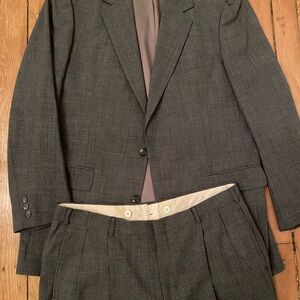 Brooks Brothers Charcoal Glenn plaid Suit made in USA